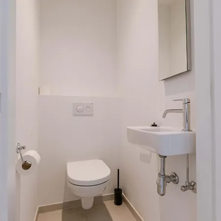 Huswell - With Terrace In The Heart Of דירה ניופורט