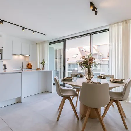 Huswell - With Terrace In The Heart Of アパート ニーウポールト