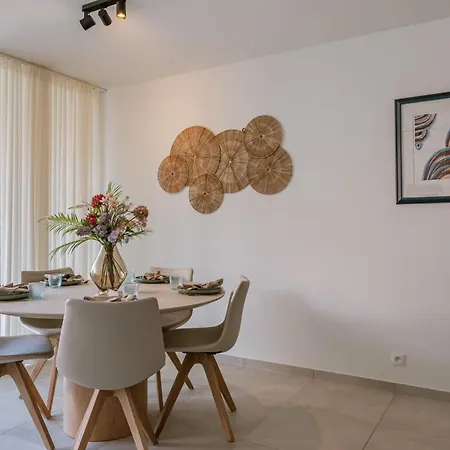 Huswell - With Terrace In The Heart Of