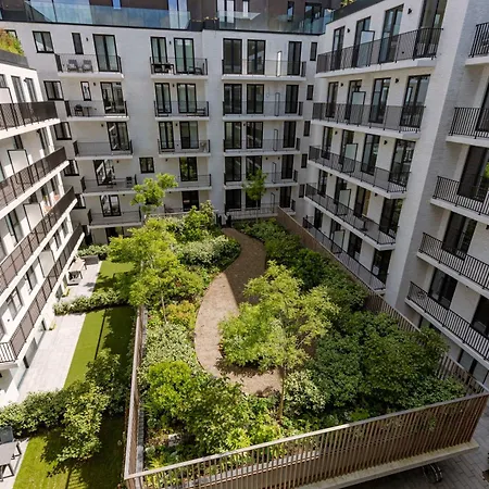 Huswell - With Terrace In The Heart Of * ניופורט